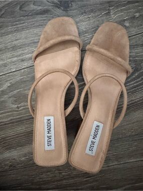 Steve Madden Nude Suede Square-Toe Heeled Sandals
